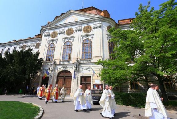 Birtokba vette Nagyváradon a katolikus egyház a püspöki palotát