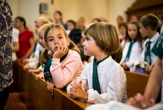 „Megtanultuk: ha nincs út, építünk magunknak” – tanévnyitó a katolikus gimnáziumban