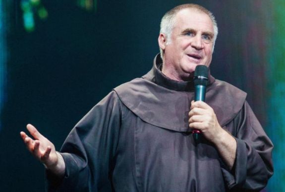 Böjte Csaba és a dévai gyermekotthon lakói megtöltötték a Budapest Sportarénát