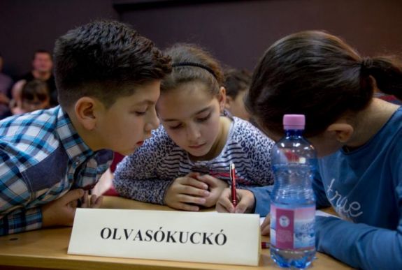 Olvasd el, és játssz velünk! – a Marosvásárhelyi Nemzetközi Könyvvásár vetélkedője