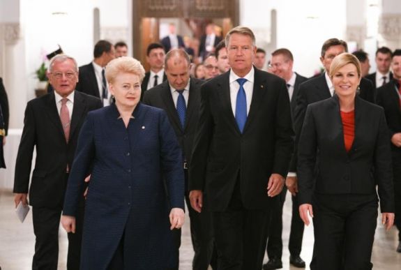 Áder János nélkül kezdődött a Három Tenger Kezdeményezés találkozó Bukarestben