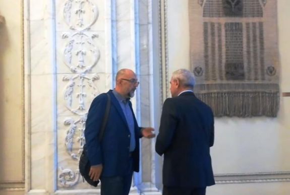 Ilyen sem volt még: kisebbségben maradtak Dragneáék a képviselőházban