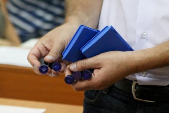 Megkönnyítette a kormány a csalást a hétvégi referendumon