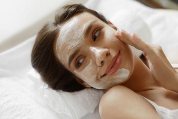 Négy tápláló arcpakolás a hűtőből