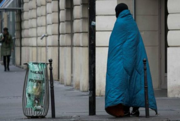 Állami palotákban szállásolják el a hajléktalanokat Párizsban