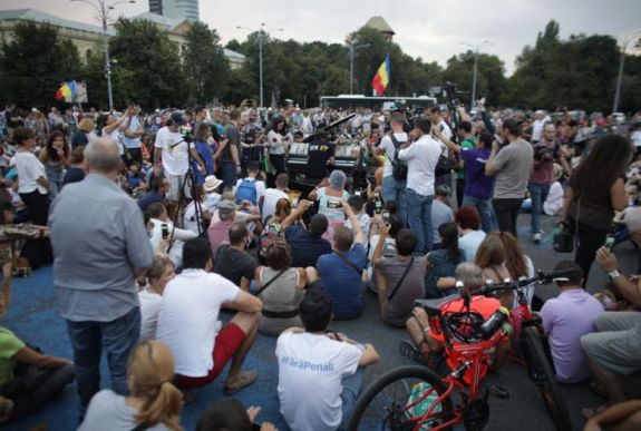 Legfelsőbb bíróság: vége az intézmények előtti spontán tüntetéseknek
