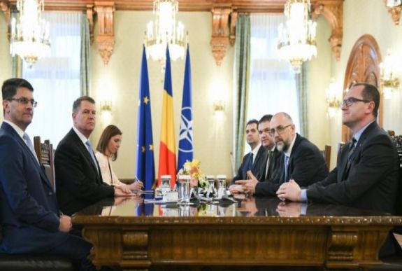 Konzultációra hívja a pártokat Klaus Johannis államfő