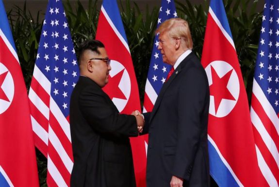 Trump és Kim Dzsongun ismét nekifut a világbékének