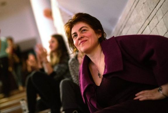 Kató Csilla: sajátos tankönyv szükséges a konyhaasztalnál magyarul tanuló, kétnyelvű gyermekeknek 