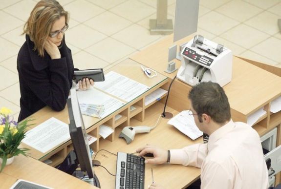 Bekeményített a jegybank: jövőtől a kis keresetűek nem vehetnek fel nagy kölcsönt