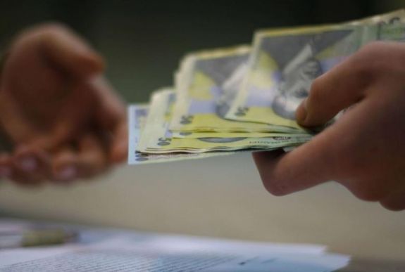 Eldőlt: december elsejétől nő a minimálbér, és differenciálják az összegét