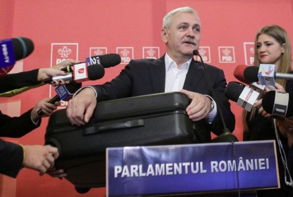 Megtöltött egy bőröndöt az államfő elleni vádakkal Liviu Dragnea