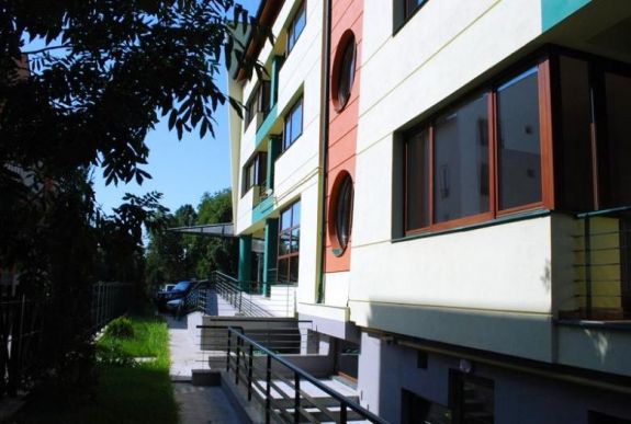 Kedvezményes bérlakásra hirdet pályázatot egyetemi oktatóknak az Iskola Alapítvány 