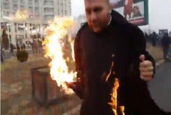 Felgyújtotta magát egy pópa a Nemzet Megváltása katedrális felszentelésekor