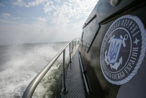 Nekiment egy orosz határőrhajó egy ukrán hadihajónak a Fekete-tengeren