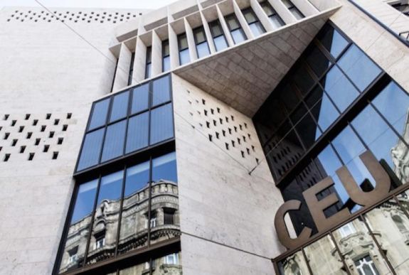 EU: a tudományos élet szabad, az egyetemeken kritizálhatnak