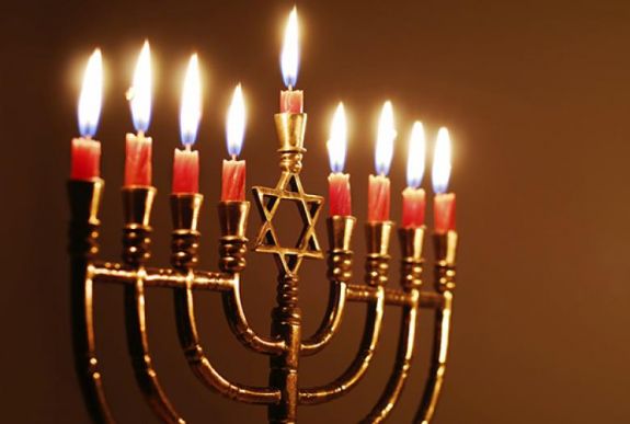 Örömteli hanuka ünnepet kívánt az államfő a zsidó közösségnek