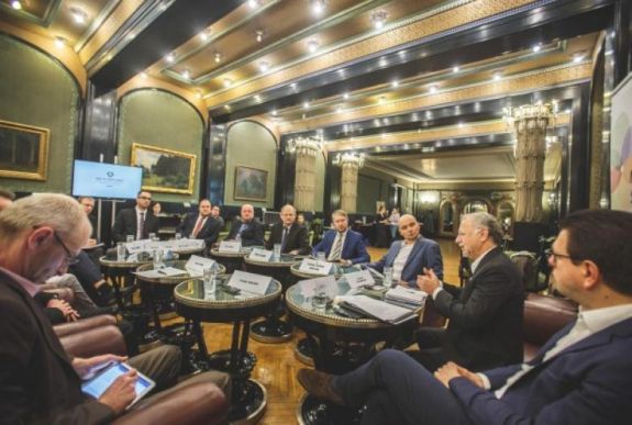 A magyar oktatást érintő kérdésekről tájékoztatták az ENSZ kisebbségügyi különmegbízottját Marosvásárhelyen