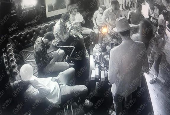 Kéjgázt szívtak a játékosok, áll a bál az Arsenalnál