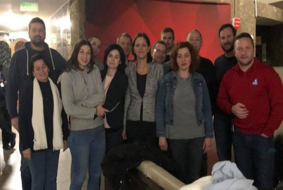 Budapest: ellenzéki képviselőket dobtak ki a közmédia székházából