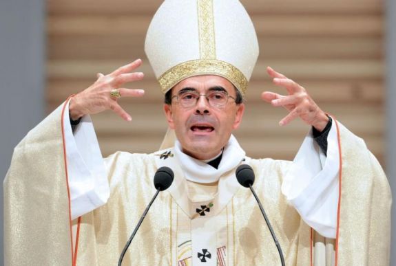 Fontos francia katolikus vezető pere kezdődik pedofil ügyek eltussolása miatt