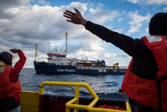 Románia is befogadna menekülteket a Máltánál veszteglő hajókról