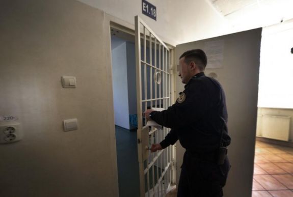 Egymásra mutogatnak a pártok a „miniamnesztia” miatt – honnan jutottunk idáig?