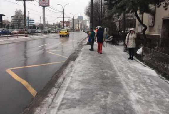 Több mint százan sérültek meg a hétvégén az időjárás miatt