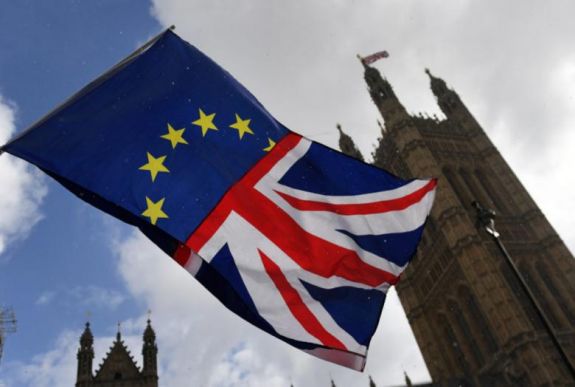 Brexit: a brit üzleti szektor és az elemzők szerint még bizonytalanabbá vált a helyzet