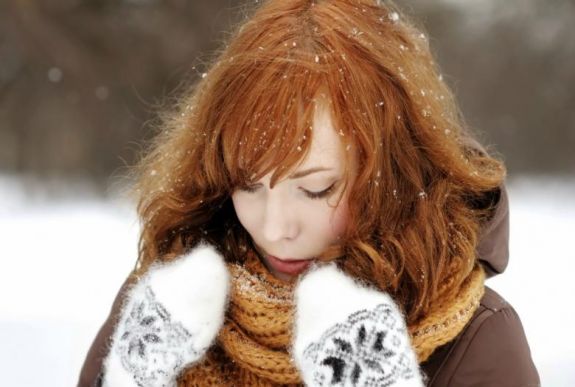 Hogyan őrizzük meg télen is a hajunk csillogását? Szakértőt kérdeztünk