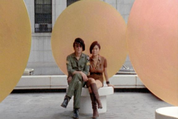 Marosvásárhelyen is bemutatják Yoko Ono és John Lennon felújított szerelmesfilmjét