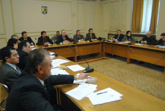 Csökken a SRI költségvetése, de Liviu Dragnea D-vitaminos javaslata megbukott