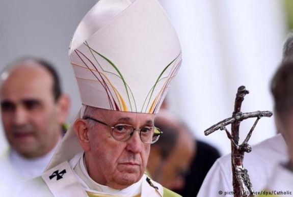 Ferenc pápa: az egyház tagjainak bűnei miatt nem az egyházat kell elpusztítani