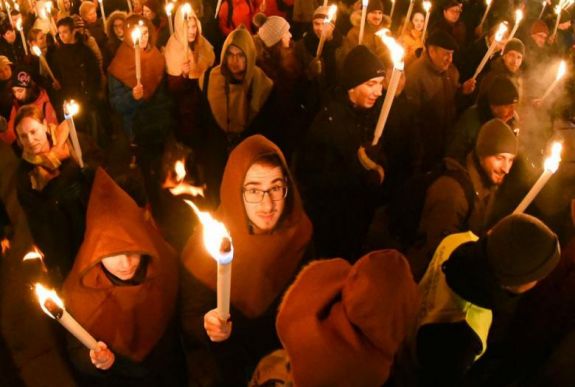 Hatszáz fáklyával vonultak Kolozsváron Mátyás király emlékére