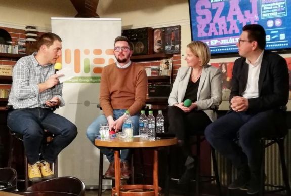 Szájkaratézott az RMDSZ három EP-jelöltje Marosvásárhelyen