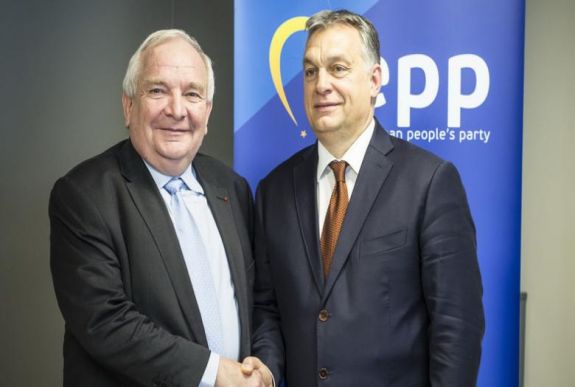 EPP-elnök: Orbán átlépett egy határt