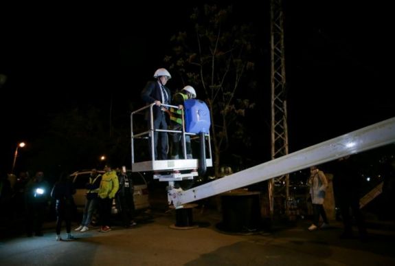 Nincs internetje fél Temesvárnak, a polgármester elvágta a kábeleket