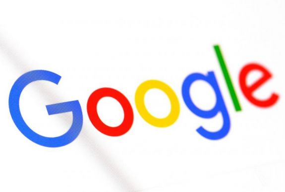 Az EB hatalmas összegű büntetést rótt ki a Google-ra