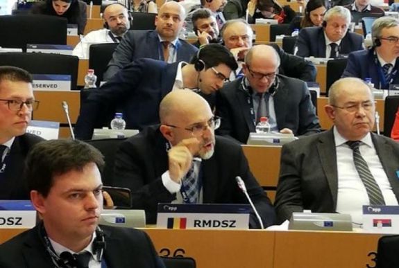 A Fidesz EPP-tagsága: a szavazás elhalasztását kérte Kelemen Hunor