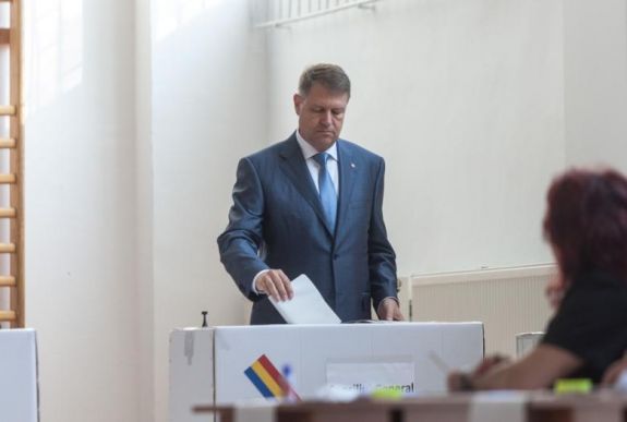 Népszavazás az EP-választások napján: placebo a rendszernek, méreg a PNL-nek, vitamin Johannisnak