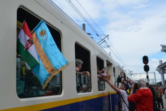 Pápalátogatás: utazási támogatásra pályázhatnak a Kárpát-medencei fiatalok