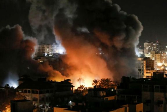 A tűzszünet ellenére folytatódtak a légicsapások a Gázai övezetnél
