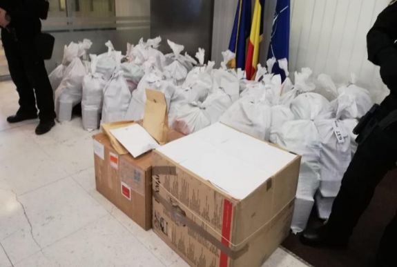 Közel egy tonna kokaint foglaltak le a Duna-deltában