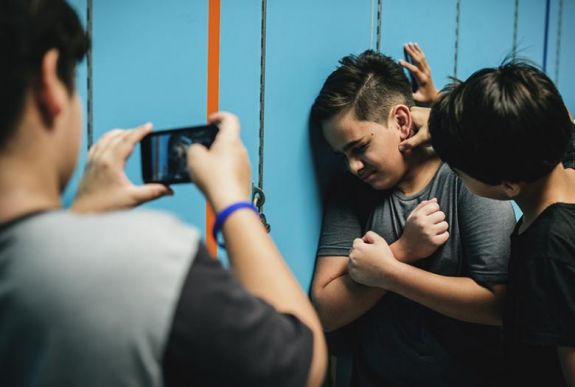 Törvény tiltja Romániában az iskolai bántalmazást, csak az nem világos, hogyan