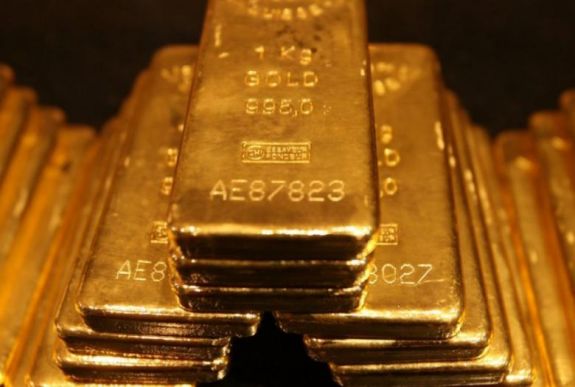 Megszavazta a szenátus az aranytartalék külföldi tárolását drasztikusan korlátozó jogszabályt 