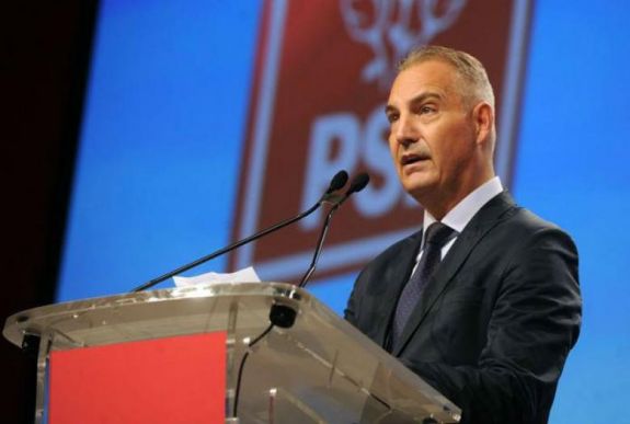 Sikkasztással vádolja a PSD kincstárnokát a DNA