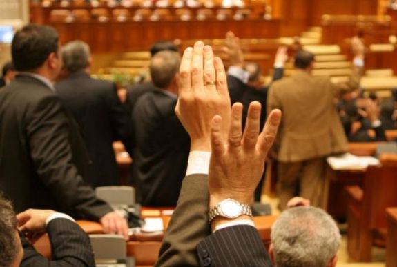 Nem kapnak különnyugdíjat a helyi választottak