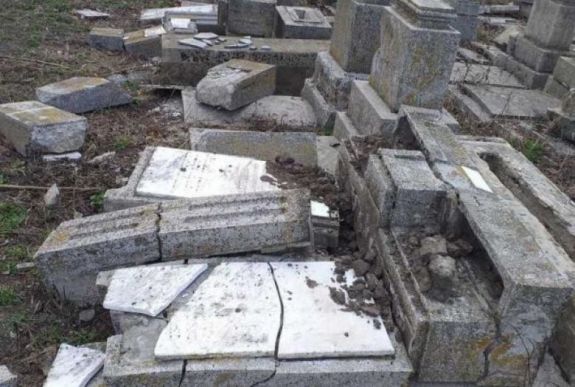 Johannis határozott fellépést sürget az antiszemitizmus ellen