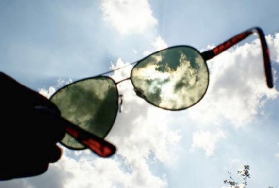 Szemorvos: hosszú távon káros a szemre az UV-sugárzás