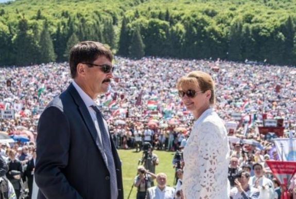 Magyarország köztársasági elnöke ott lesz a pápa csíksomlyói szentmiséjén